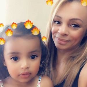 Meet your Posher, Doriela